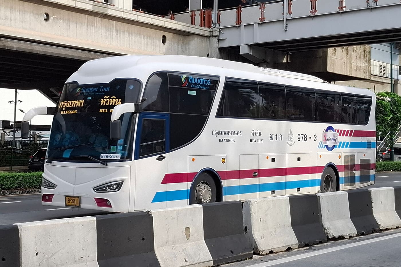 Highland Express Coach